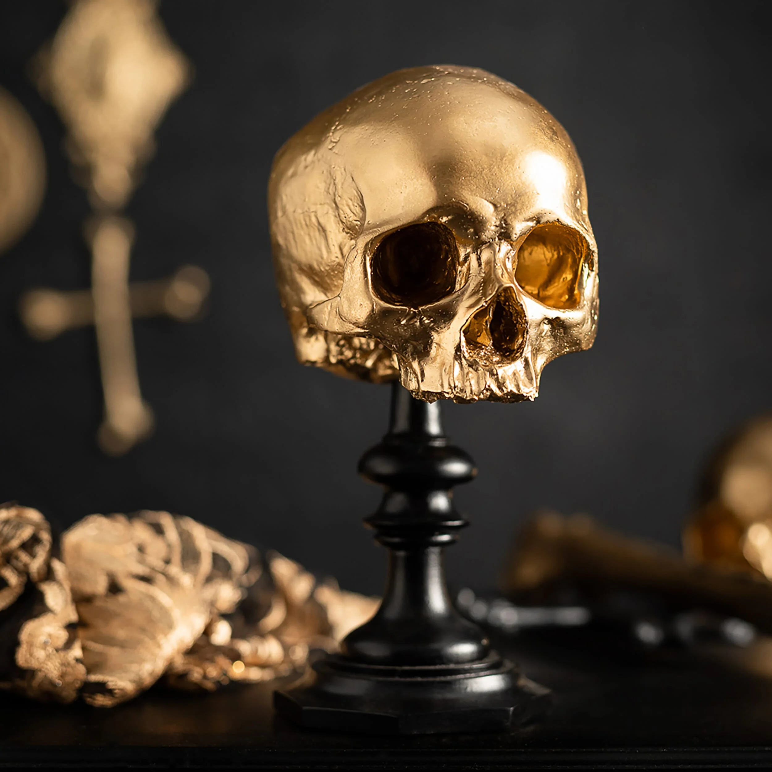 Aureate - Golden Skull Plinth - Image 3