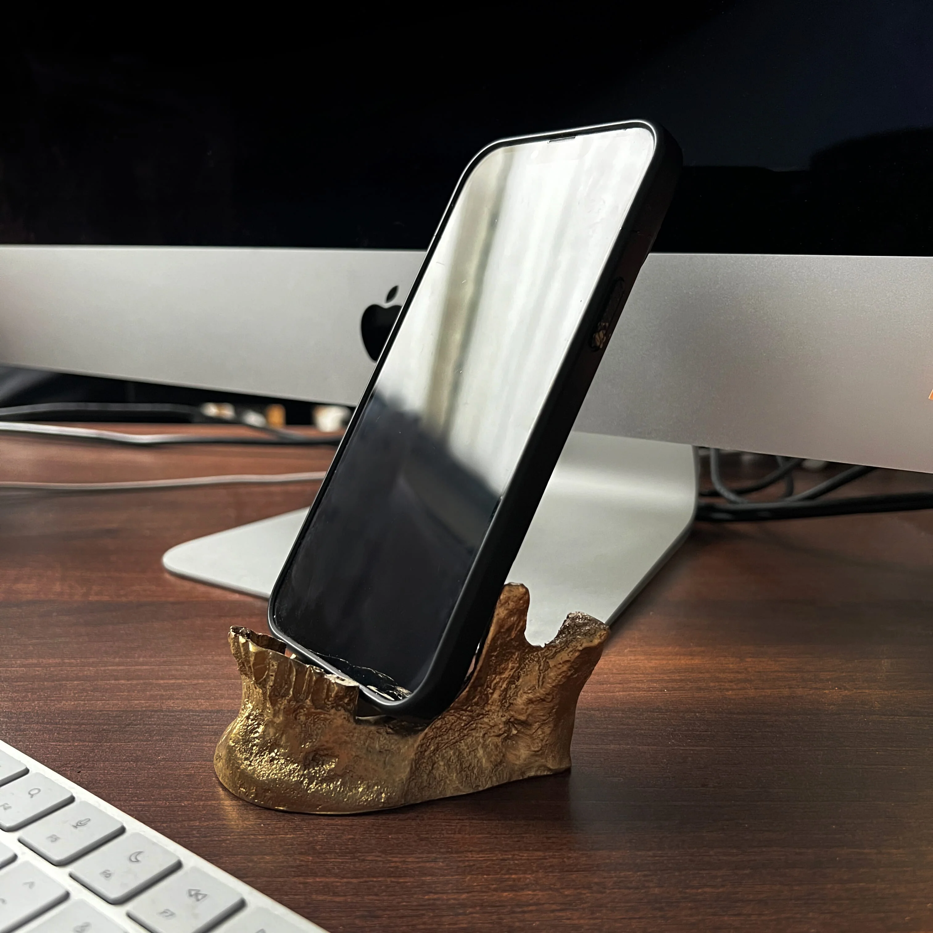 Jaw Phone Holder - Image 3