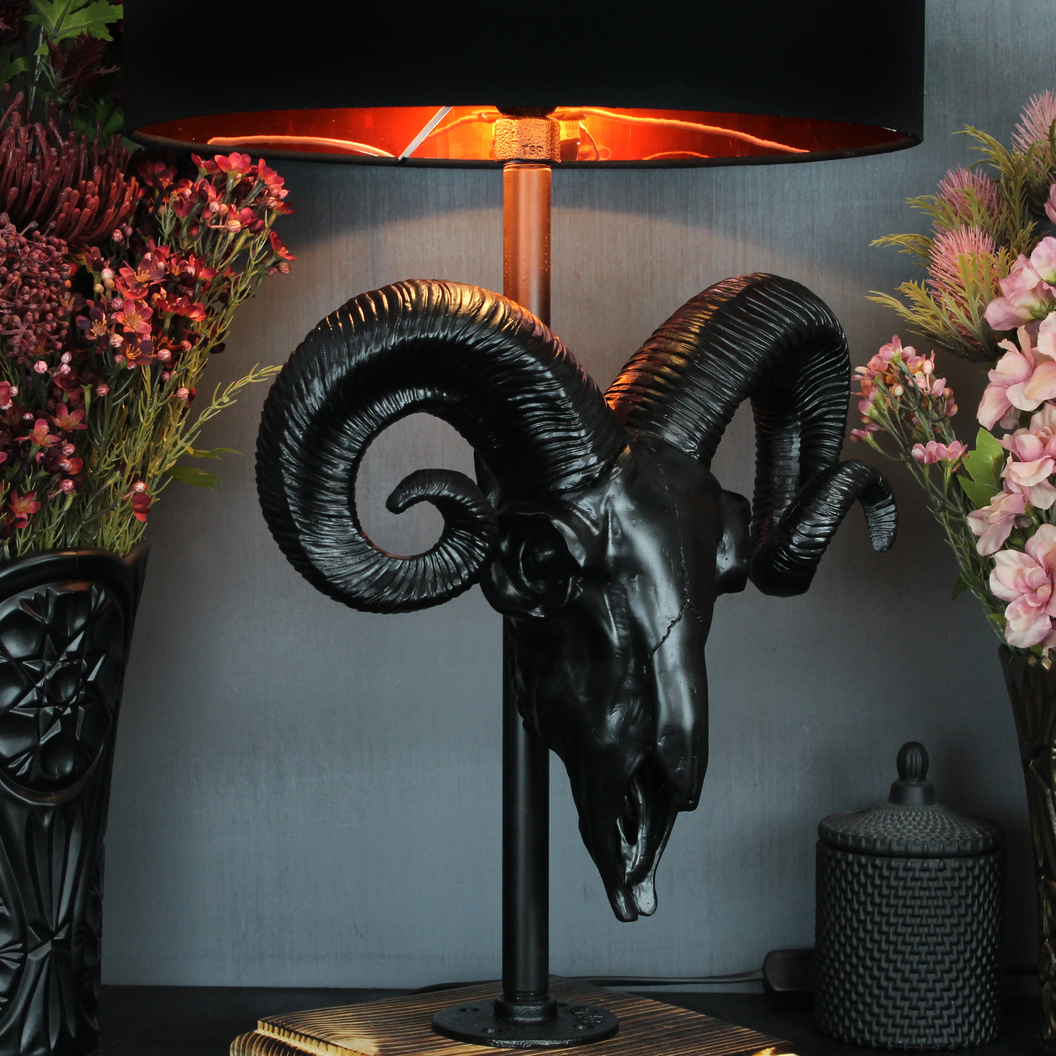 Ram Skull Lamp - Image 4