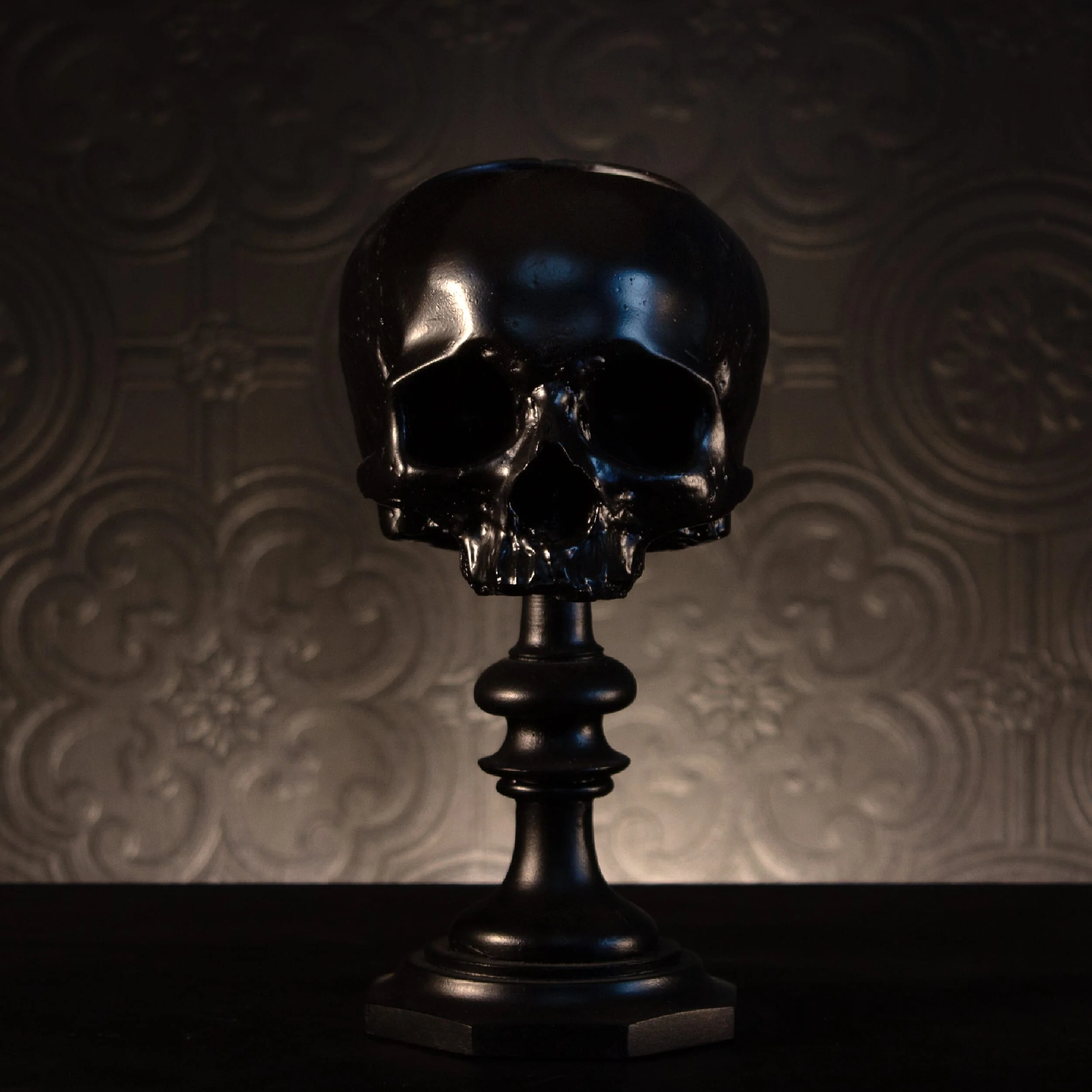 Skull of Jane Doe Pot Plinth - Black - Image 3